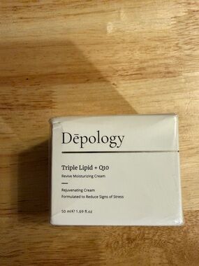 Triple Lipid + Q10 Revive Moisturizing Cream - White